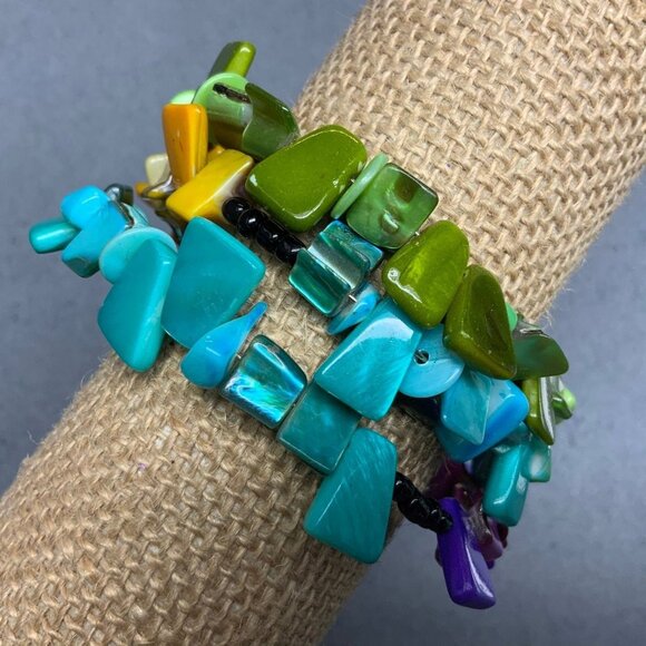 Rainbow MOP Shell Bracelet 7 In Memory Wire Multicolor Pride Black Mermaid Glam - Picture 4 of 7